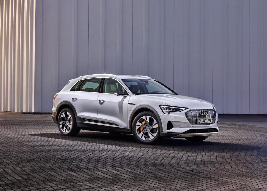  Audi e-tron 50 Quattro 2019 года  (WW) (фото 1 из 16)
